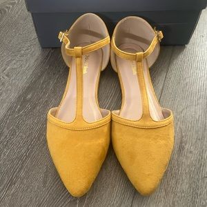 New ModCloth Mustard Yellow T-Strap Flat - Size 11 (wears like 10)